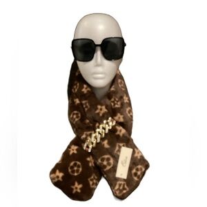 Odiva fashion scarf. OSFM